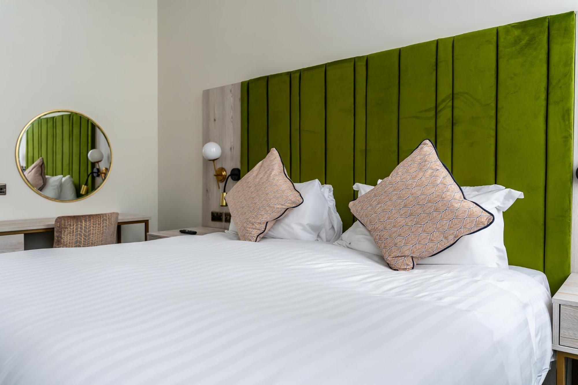 Trafford Hall Hotel Manchester, Trademark Collection By Wyndham Exteriér fotografie
