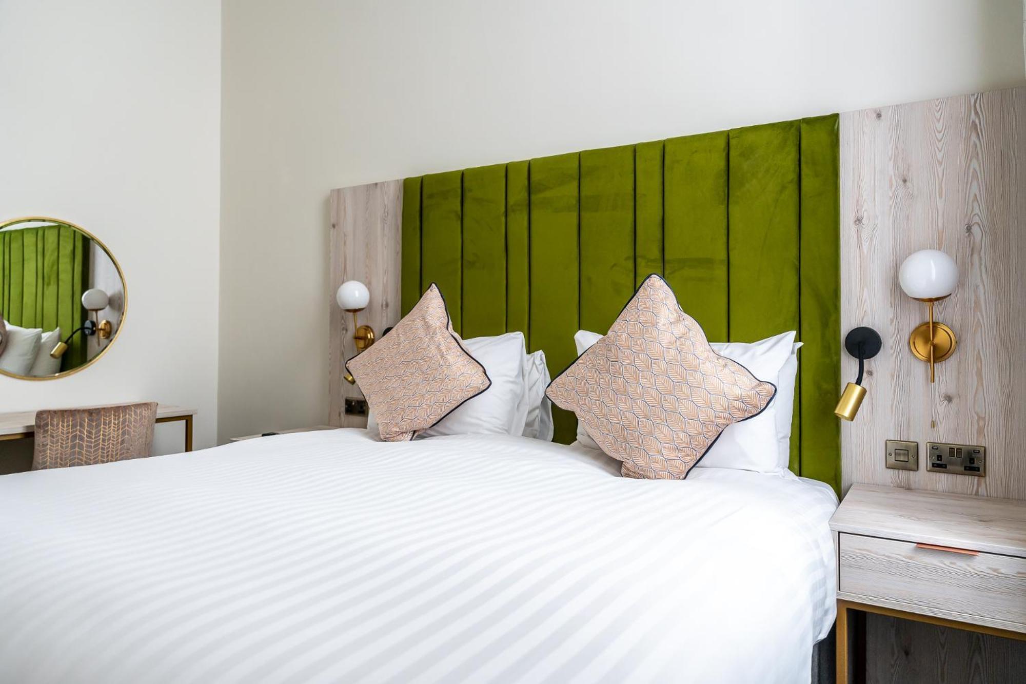 Trafford Hall Hotel Manchester, Trademark Collection By Wyndham Exteriér fotografie