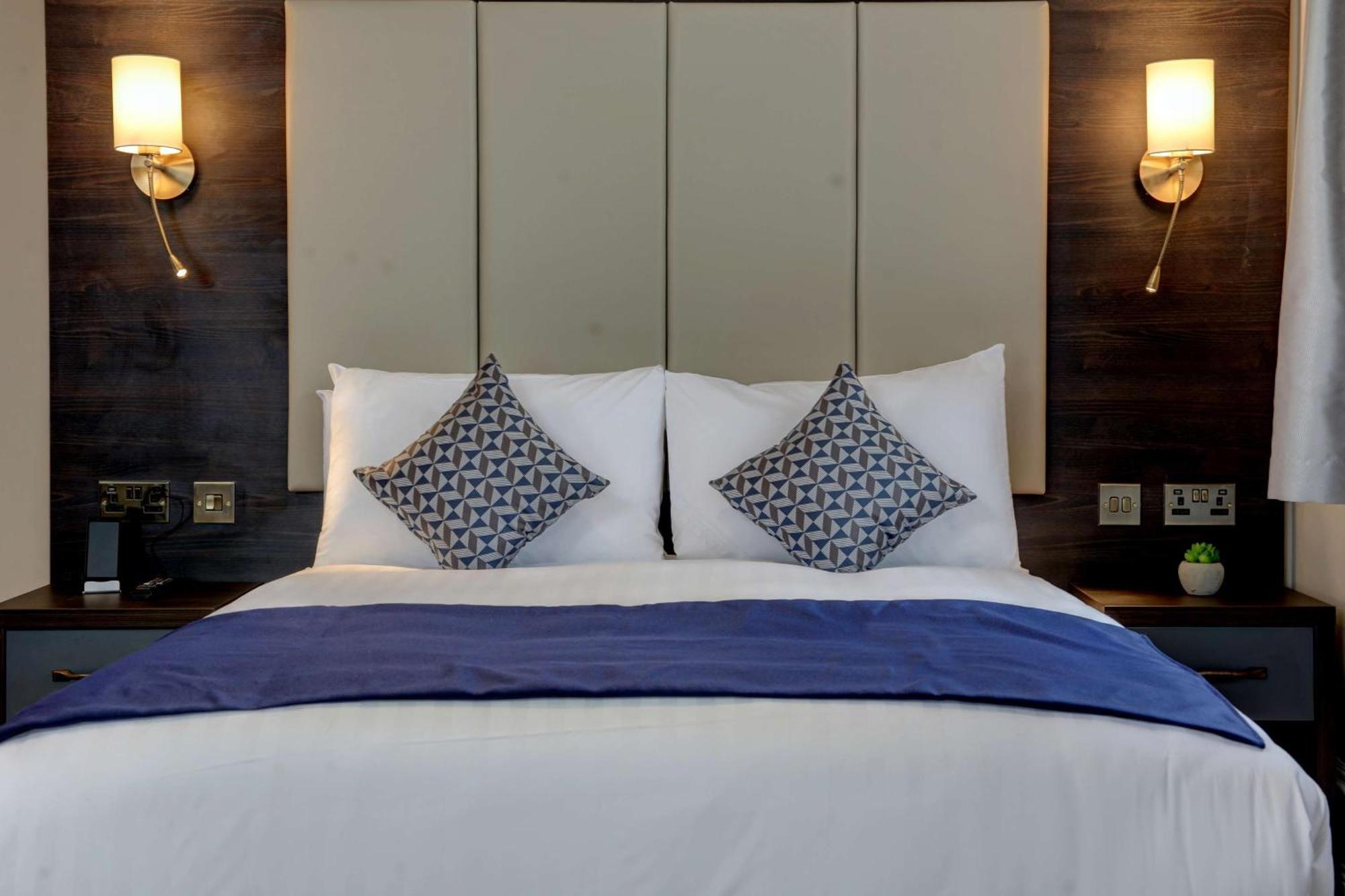Trafford Hall Hotel Manchester, Trademark Collection By Wyndham Exteriér fotografie