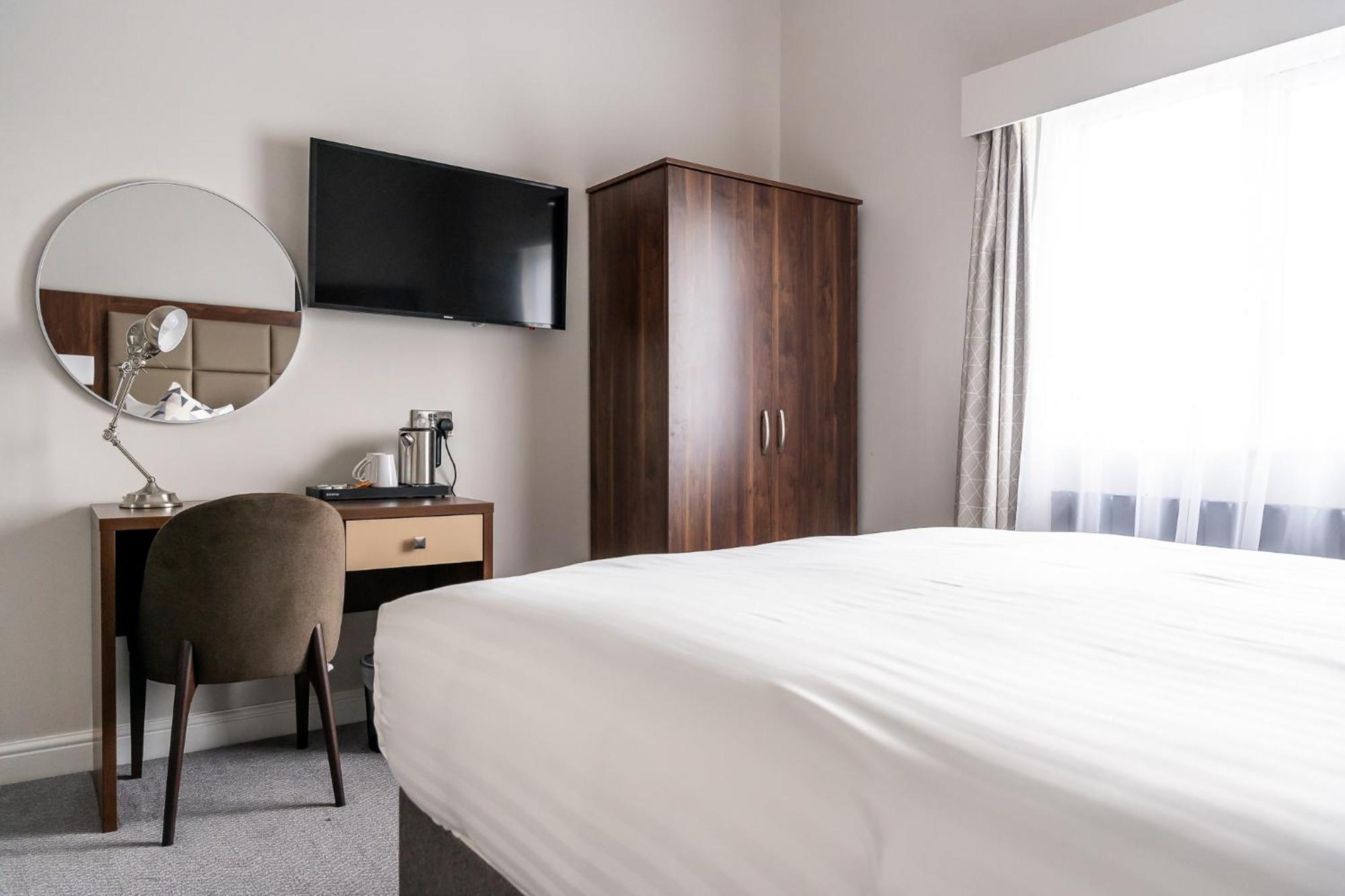 Trafford Hall Hotel Manchester, Trademark Collection By Wyndham Exteriér fotografie