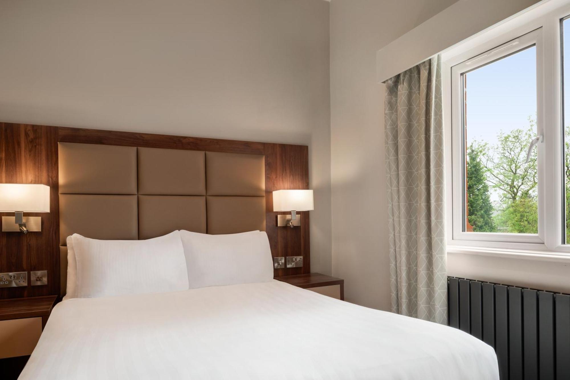 Trafford Hall Hotel Manchester, Trademark Collection By Wyndham Exteriér fotografie