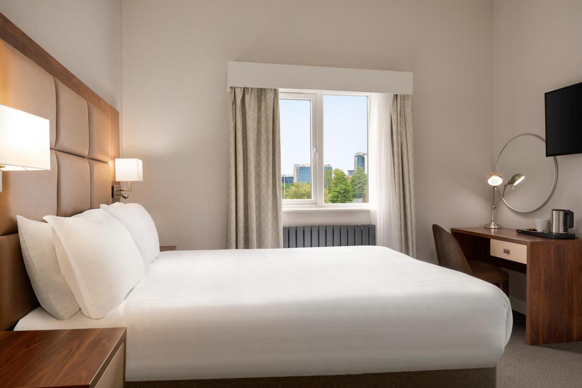 Trafford Hall Hotel Manchester, Trademark Collection By Wyndham Exteriér fotografie